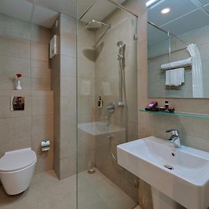 Executive Room on Laundry on F&B